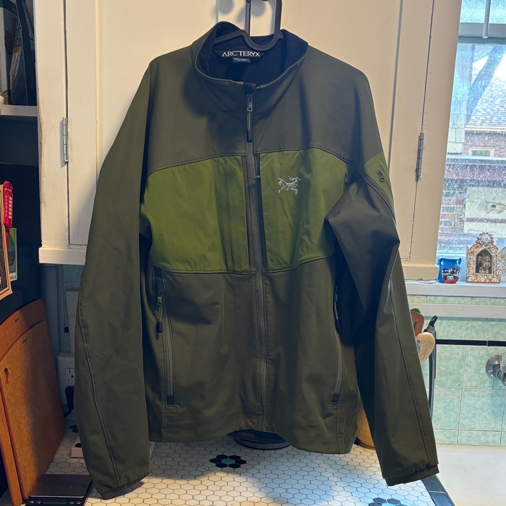 Arc'teryx Green Gamma Mx two-tone softshell gorpcore performance softshell coat